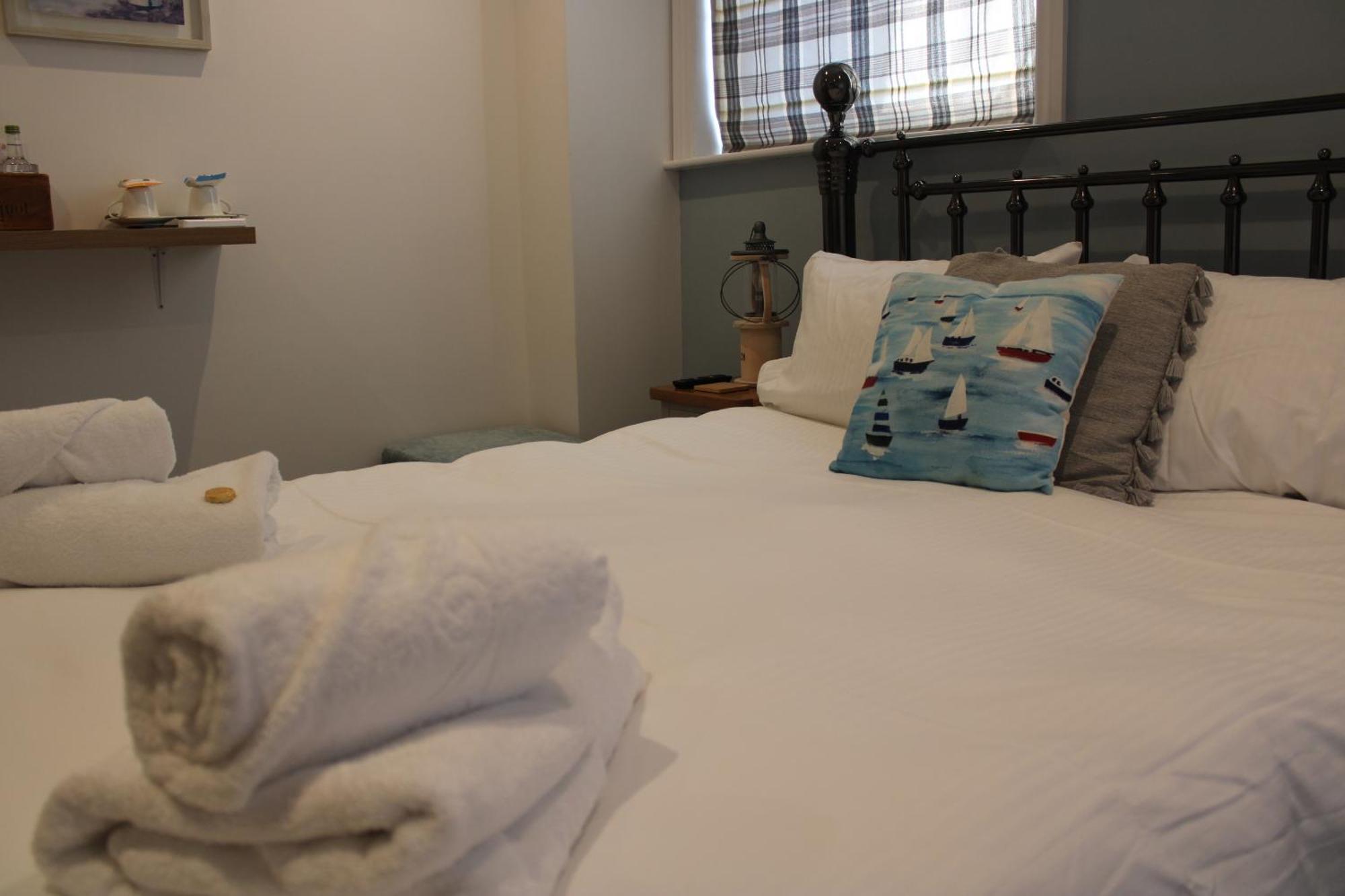 Bed and Breakfast The White Lion Ventnor Esterno foto
